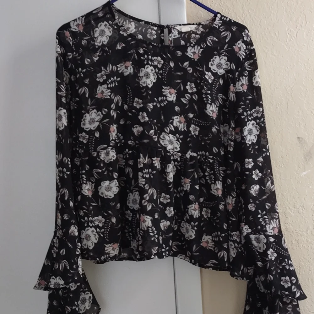 Blouse - Picture 2 of 5